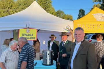 Stoisko kulinarne naszego koła „Szarak” na dożynkach w Pacanowie, Stopnicy i Tuczępach Stoisko kulinarne naszego koła „Szarak” na dożynkach w Pacanowie, Stopnicy i Tuczępach